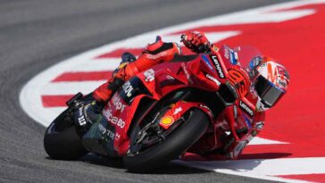 Marquez sgarro finale a Valentino Rossi