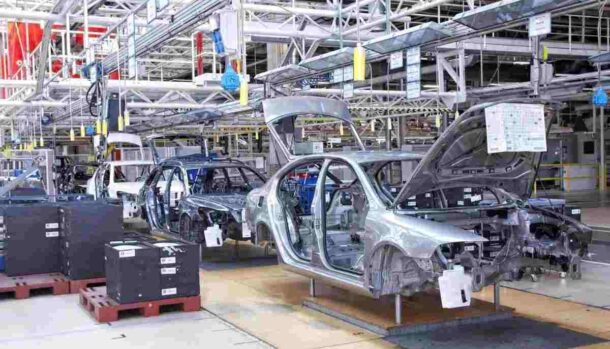 Mercato auto sempre più in ginocchio