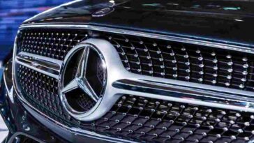 Mercedes trasforma l'auto in un tablet