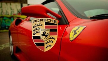 Porsche Ferrari sorpasso clamoroso