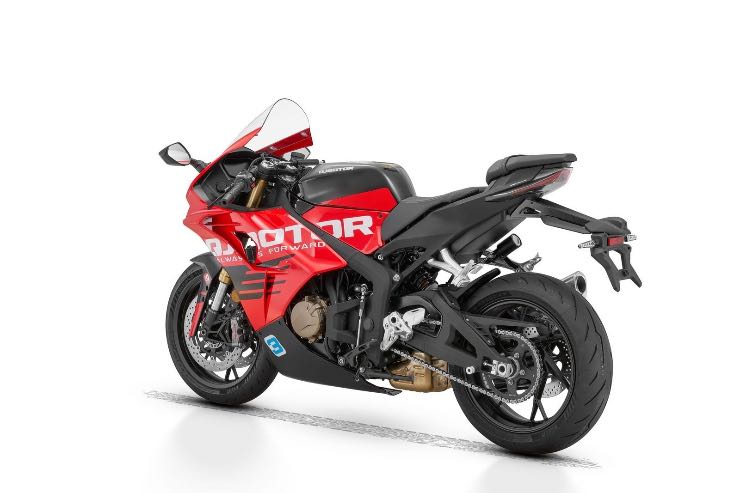 QJ Motor SRK 800 R tante novità