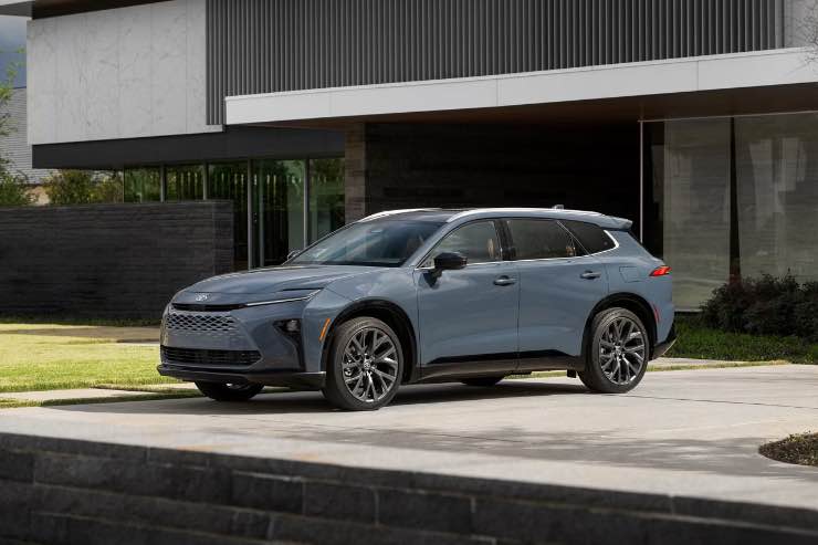 Toyota Crown Signia problemi al display digitale