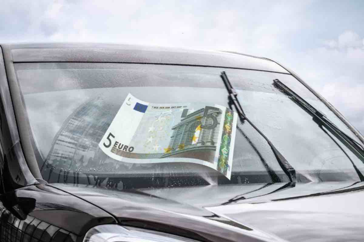 Truffa parabrezza sta spopolando