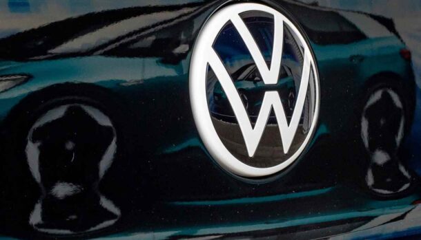 Volkswagen in un garage