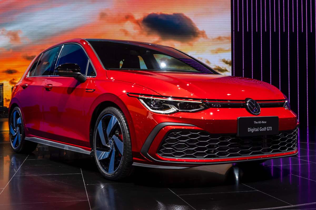 Volkswagen Golf da Hermes gli ridono in faccia