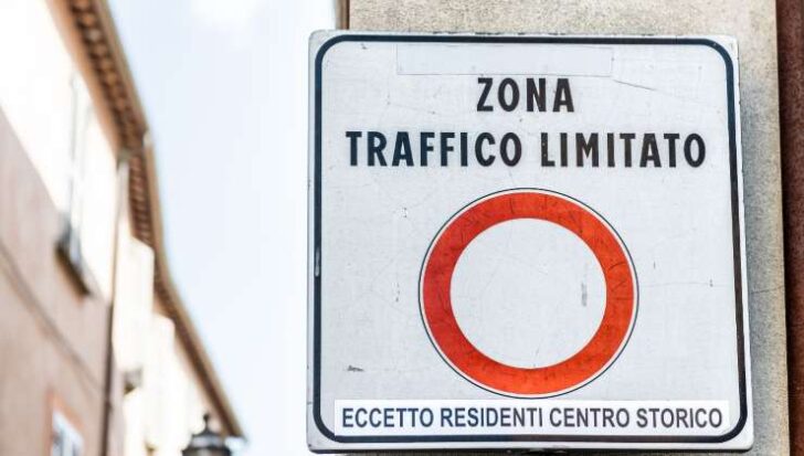 Il cartello che segnala una ZTL