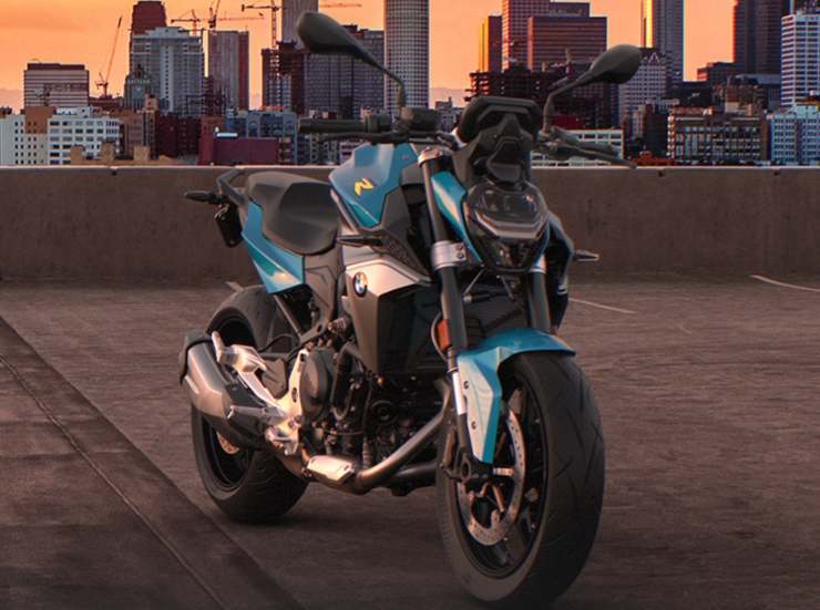 BMW F 900 R moto novità