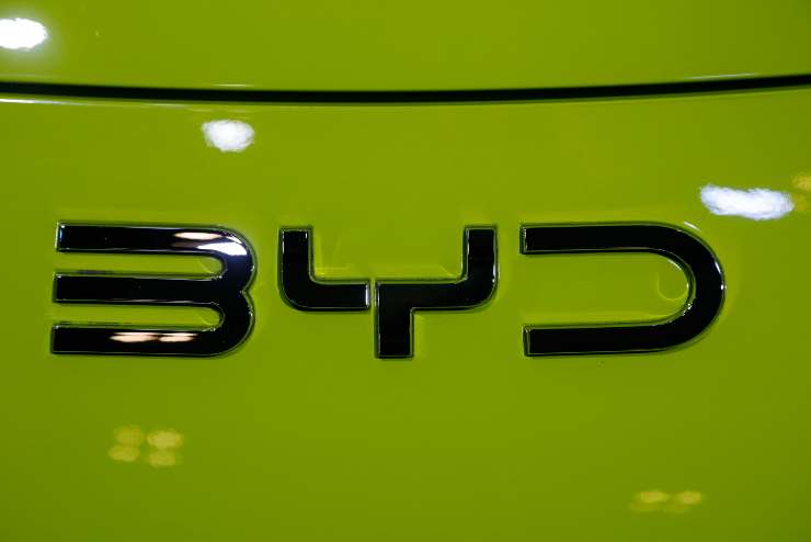 BYD novità auto addio Borsa