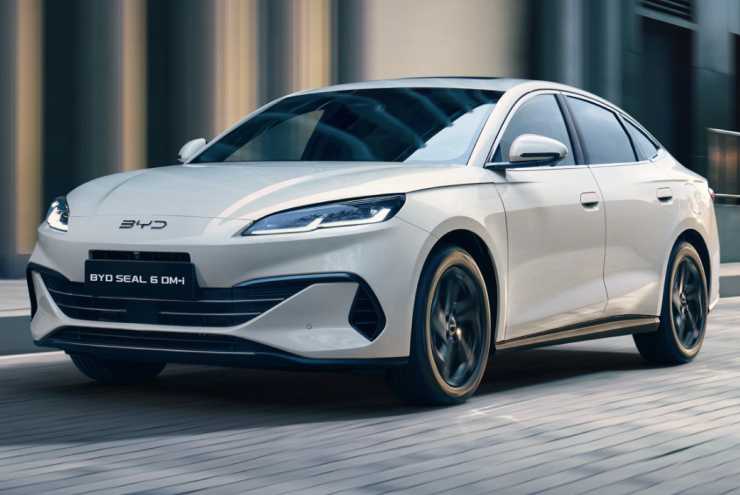 Tesla Model X Byd Seal 6