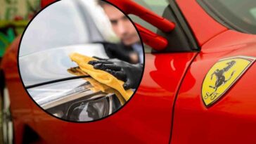 lavaggio auto ferrari logo