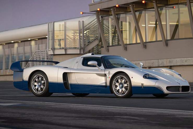 Supercar Italia novità asta Maserati MC12 Stradale