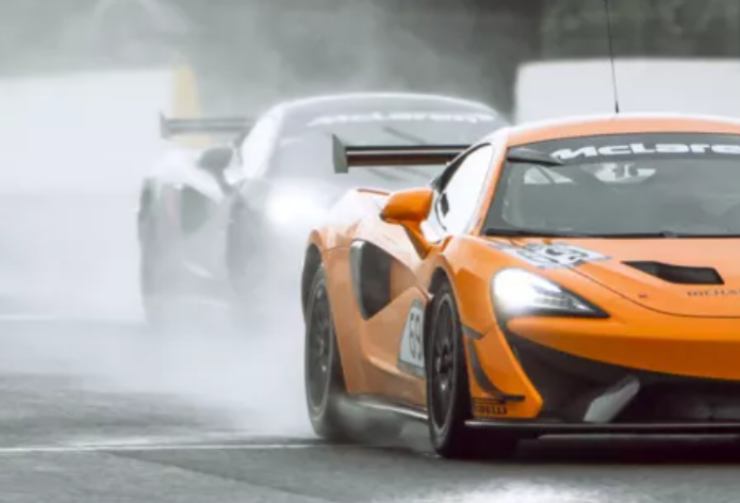 McLaren SUV ibrido Ferrari Purosangue