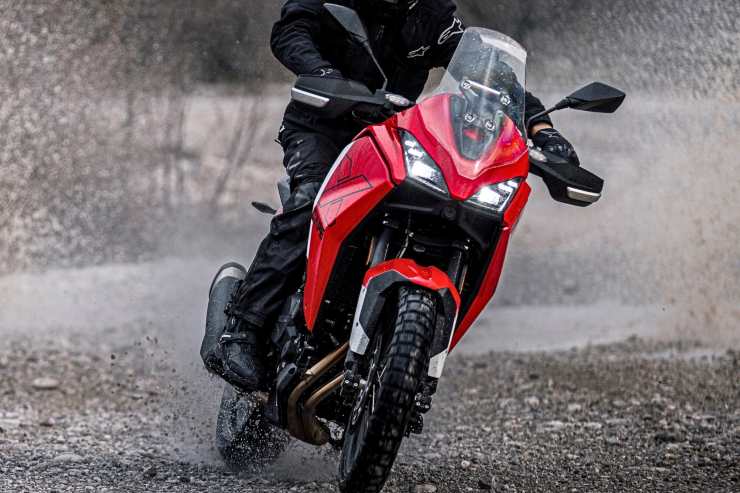 BMW R 1300 GS Benelli TRK 702 Moto Morini X Cape 700