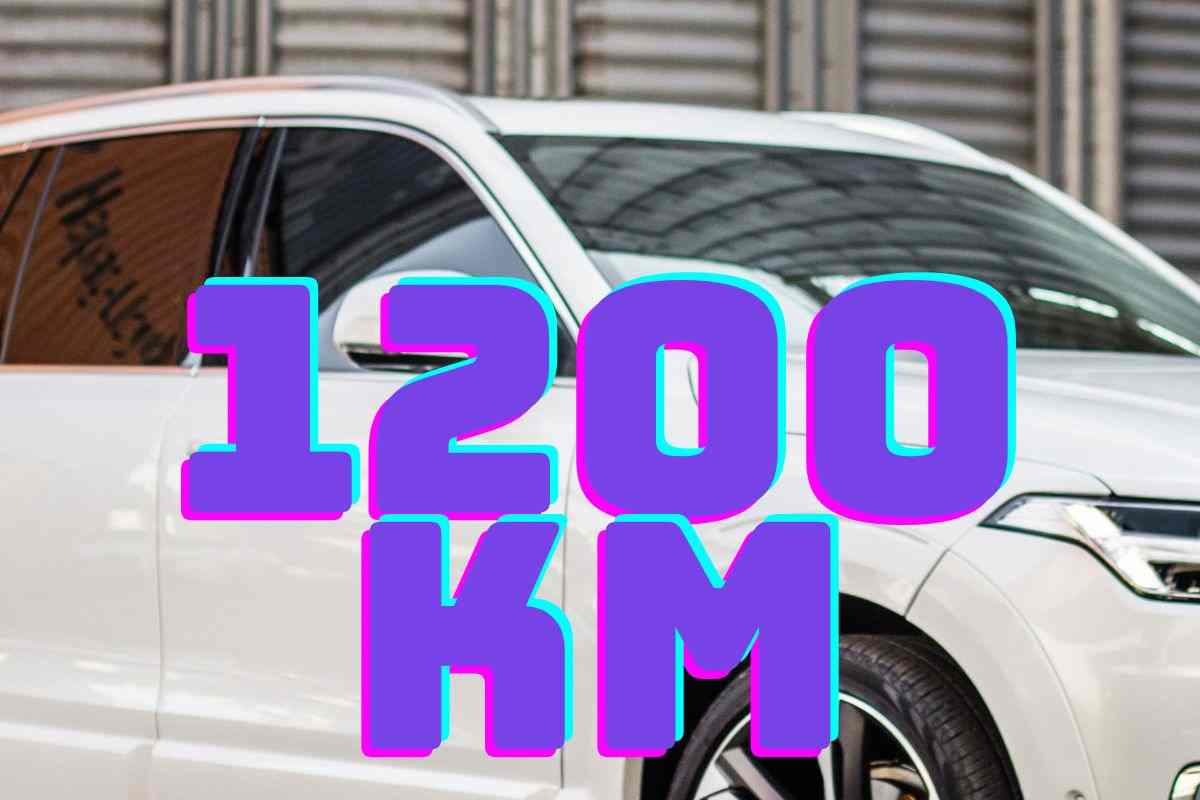 SUV Volvo XC70 novità 1200 km