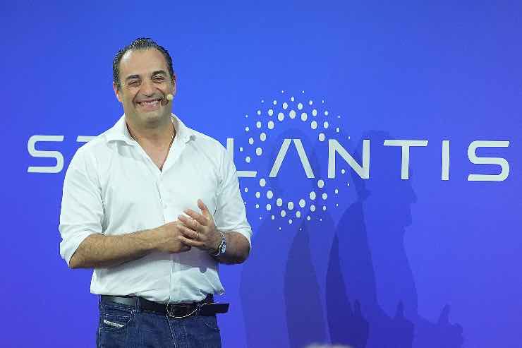 Antonio Filosa attaccato dai sindacati