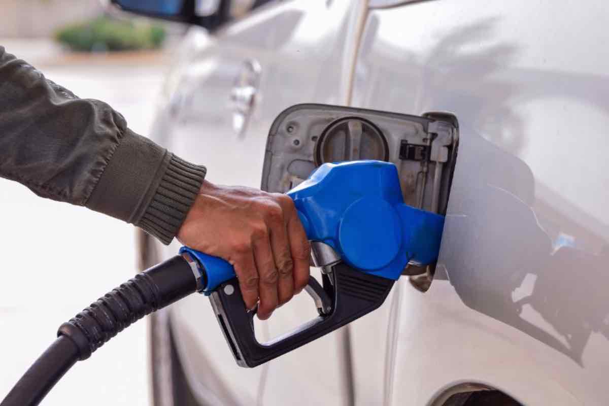 Auto l'Europa si spacca