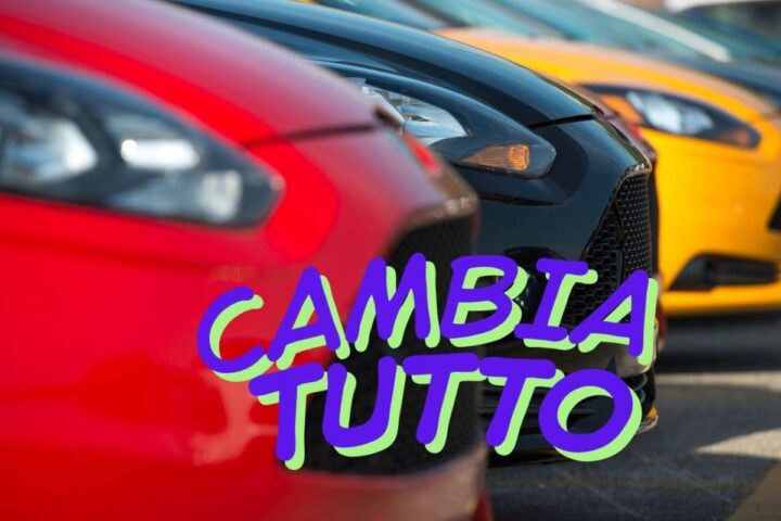 Il profilo di tre auto e la scritta "cambia tutto"