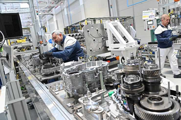 Crisi Stellantis licenziati 50 lavoratori a Melfi