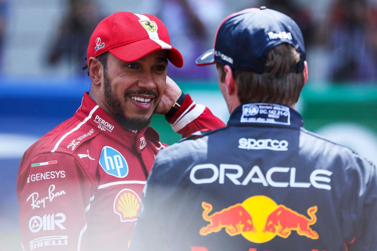 Hamilton e Verstappen sorridenti