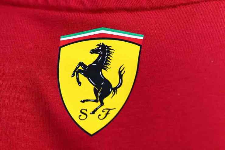 Novità Ferrari scarichi laterali
