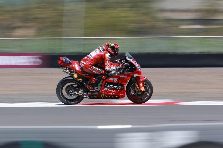 Pecco Bagnaia si arrende Dall'Igna