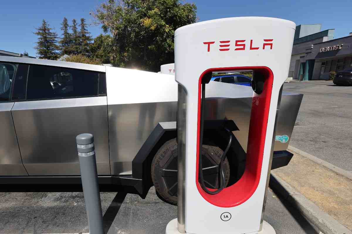 Problemi tecnici per Tesla