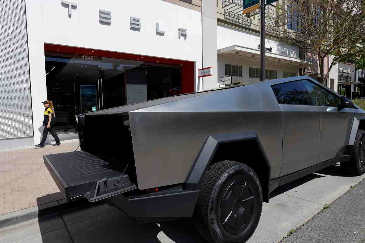 Richiamato il Cybertruck