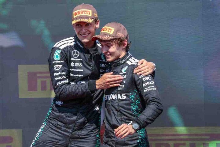 Russell e Antonelli abbracciati sul podio