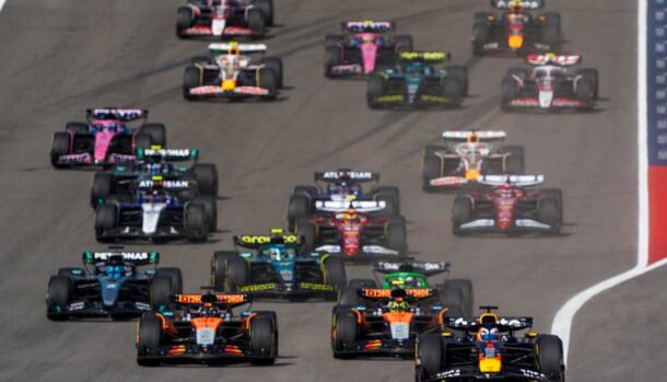 monoposto di Formula 1 al via