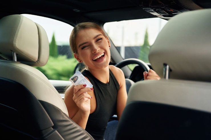 Patente auto novità 17 anni