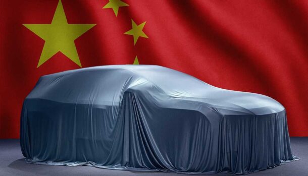 Fuori strizza l'occhio a Toyota e dentro è un tripudio di tecnologia: i cinesi fanno sul serio con questo SUV