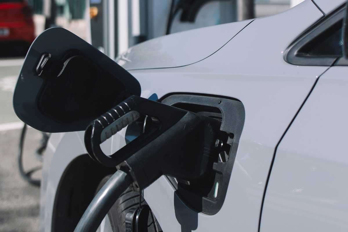 Auto elettrica modello antico