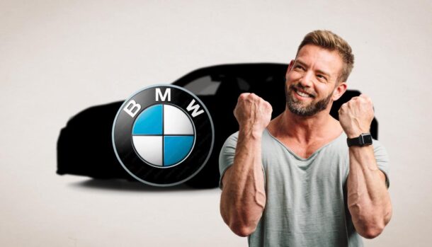 Una BMW a 25mila euro: un uomo esulta