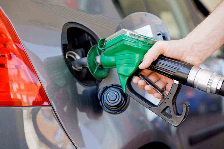 Benzina il 10 dicembre la revisione
