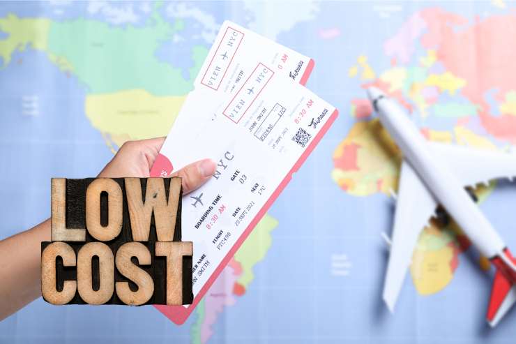 Biglietti aerei, ecco come acquistarli con offerte super  