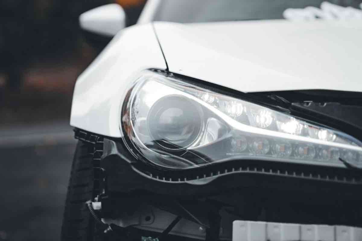 Fari bottone nascosto auto