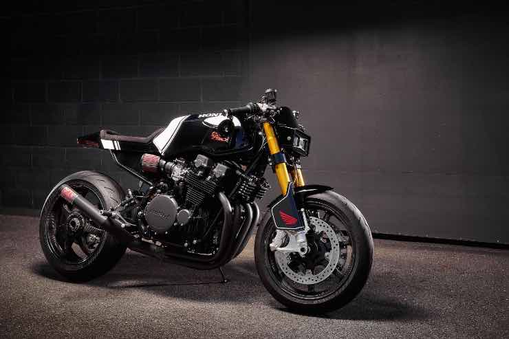 Honda CBX750F Cafe Racer ricorda la Testarossa