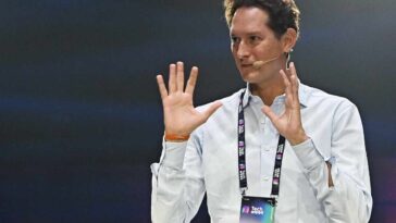 John Elkann auto personale