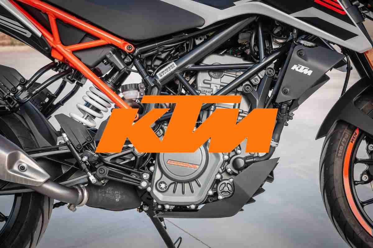 KTM corre ai ripari