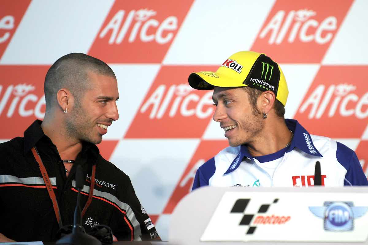 Marco Melandri e Valentino Rossi attacco frontale