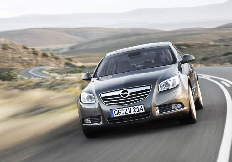 Opel Insignia linee eleganti
