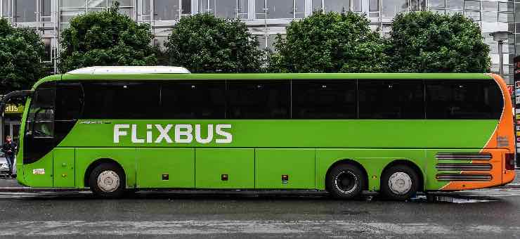 Strategia FlixBus motivo costi bassi