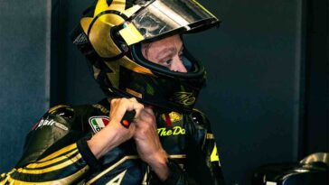 In vendita la tuta di Valentino Rossi