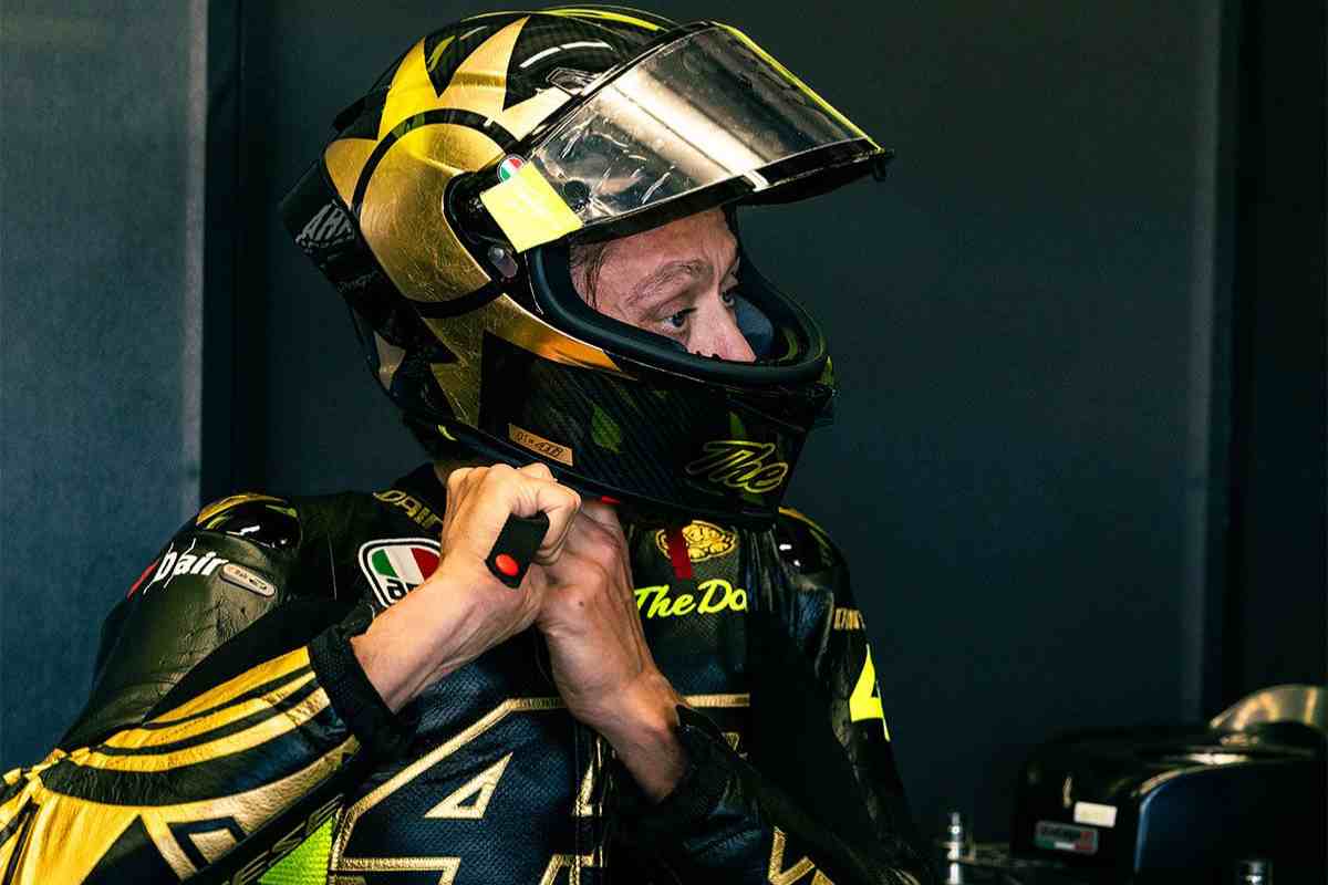 In vendita la tuta di Valentino Rossi