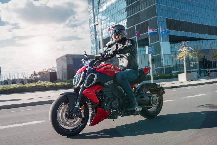 ducati diavel v4 novità sconto
