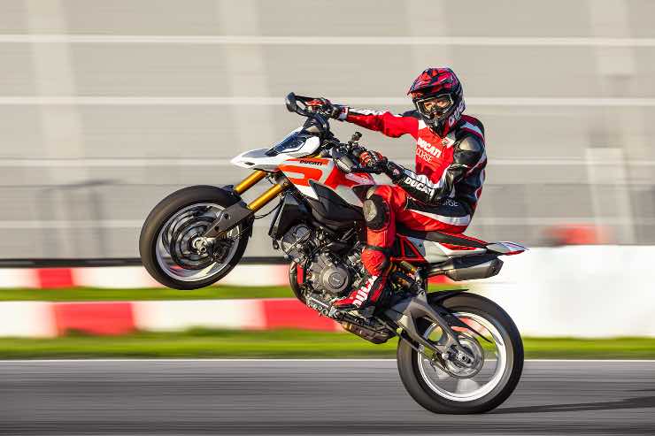 Ducati Hypermotard V2 moto