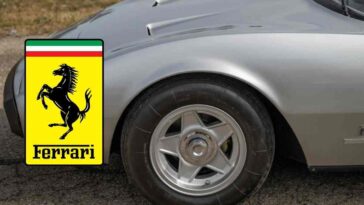 La Ferrari strizzava l'occhio alla Corvette: ne esistono solo 500 e questa qui ha un dettaglio molto caro a Gianni Agnelli