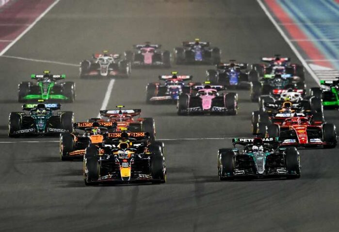 monoposto di Formula 1 al via