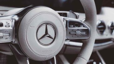 La Mercedes che sembra un camion: è rarissima ne hanno fatte solo 100 e questa versione è ancora più speciale