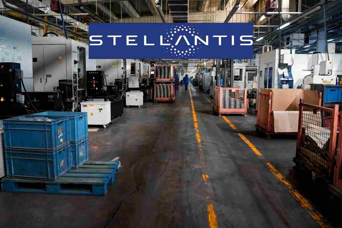 Mercato auto in ginocchio, Stellantis mette 2.000 dipendenti in cassa integrazione: l'ombra degli arabi incombe, possono comprare tutto